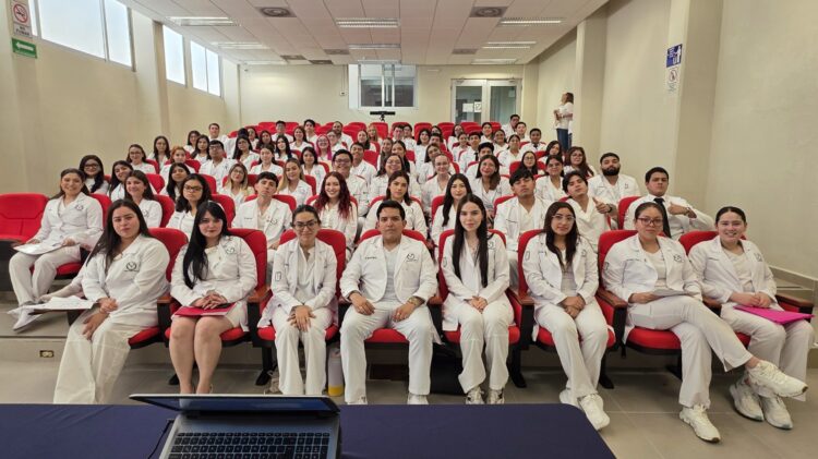 Egresados de Medicina UAT de Tampico y Matamoros obtienen 276 plazas para internado médico