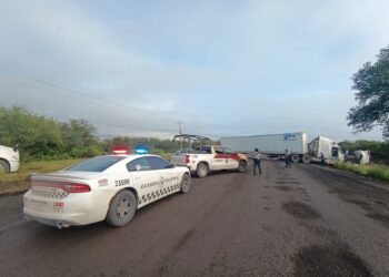 Se registra choque de tráileres en punto Oyama de carretera Victoria-Monterrey