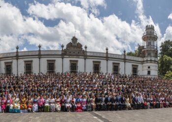 Gradúa Chapingo a 1,250 ingenieros comprometidos con el desarrollo del campo de México