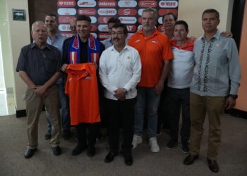 Presentan al argentino Gabriel Pereyra como director técnico de Correcaminos-UAT