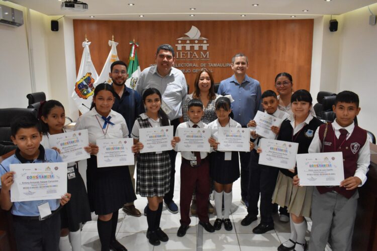 Reciben constancias en IETAM participantes de “Niñas y Niños Diputados por un Día 2026”