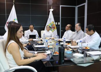 Capacitan a docentes de educación media superior y superior de Tamauliipas sobre la industria de semiconductores