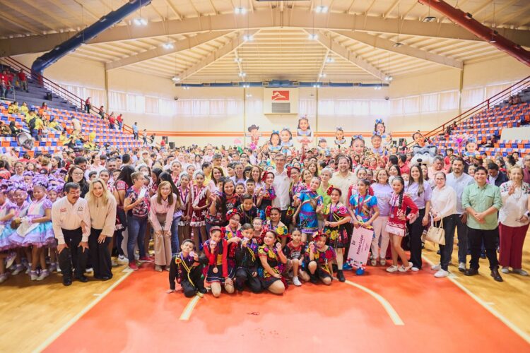 Premian Américo y María de Villarreal a ganadores del Concurso Estatal de Rondas Infantiles y Salto de Cuerda