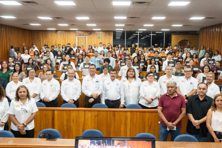 Entrega la UAT 679 becas y estímulos educativos a estudiantes de excelencia en Tamaulipas