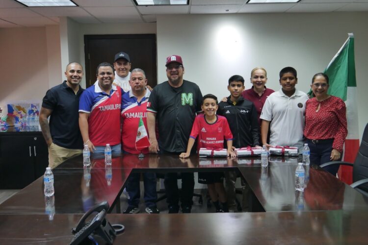 Reconoce Miguel Ángel Valdez a estudiantes de Tamaulipas por representar a México en Mundial FIFA 2026