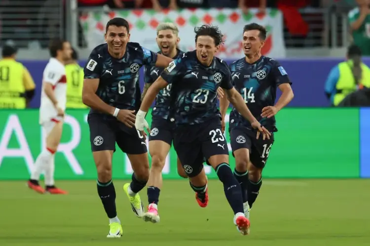 Paraguay derrota 1-0 a Turquía y mantiene firme su posible clasificación