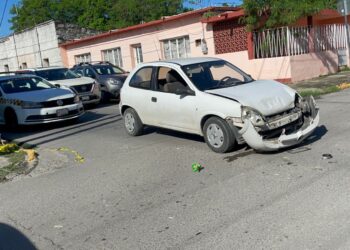 Un herido en choque, responsable omite alto