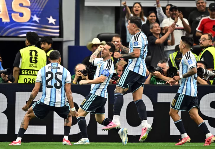 Con doblete de Messi, Argentina gana a Austria y está en 16vos del Mundial