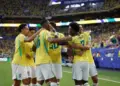 Brasil gana cómodo 3- 0 a Escocia y asegura el liderato del Grupo C