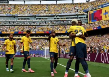 Ecuador sorprende, triunfa 2-1 sobre Alemania y pasa como tercero a la siguiente fase