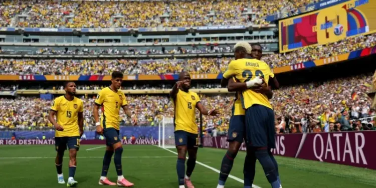 Ecuador sorprende, triunfa 2-1 sobre Alemania y pasa como tercero a la siguiente fase