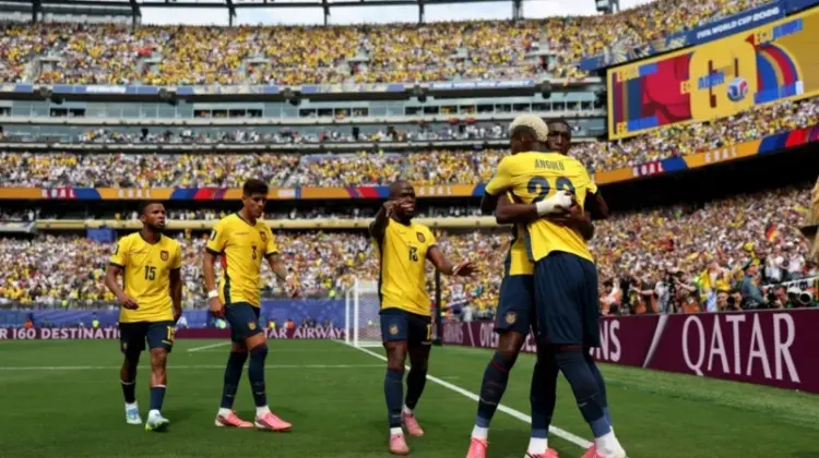 Ecuador sorprende, triunfa 2-1 sobre Alemania y pasa como tercero a la siguiente fase