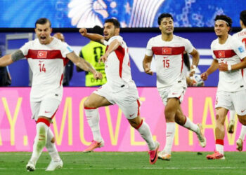 Turquía vence 3-2 a Estados Unidos con un gol agónico de Kaan Ayhan 