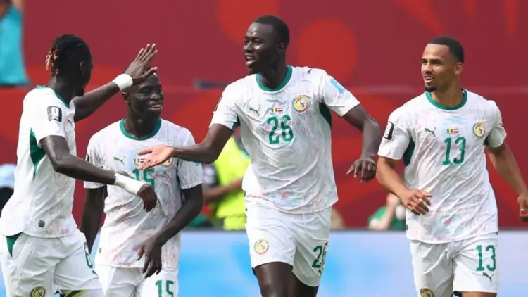 Senegal goleó 5-0 a Irak y clasificó a 16avos como mejor tercero