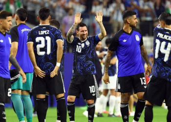 Argentina vence 3-1 a Jordania y cierra con puntaje perfecto 
