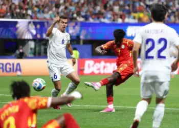 RD Congo le ganó 3-1 a Uzbekistán y se metió como mejor tercero.