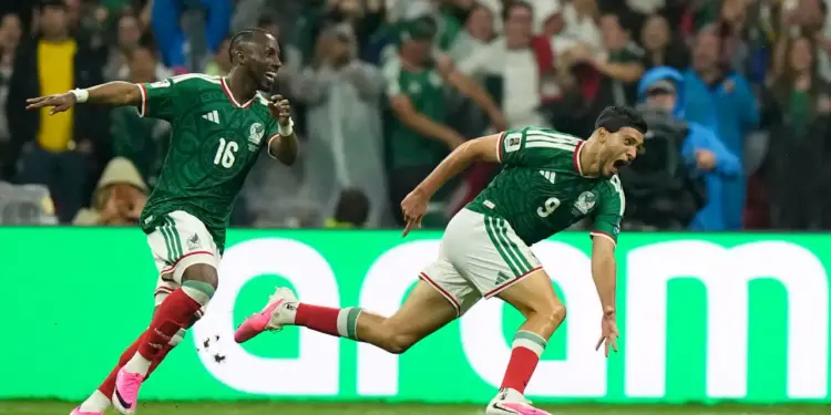 Quiñones y Raúl dan triunfo a México 2-0 sobre Ecuador y avanza invicto a Octavos de Final