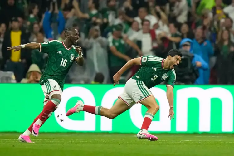 Quiñones y Raúl dan triunfo a México 2-0 sobre Ecuador y avanza invicto a Octavos de Final