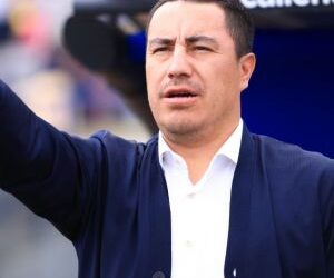 Incertidumbre en Pumas por el futuro de Efraín Juárez