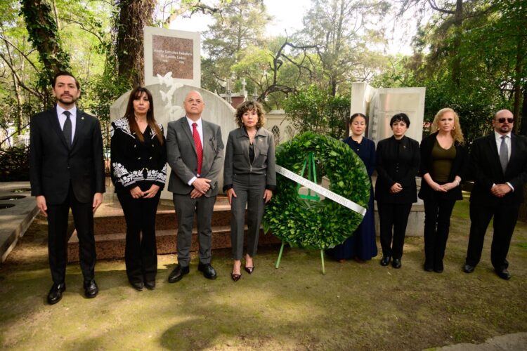 Rinde Gobierno de Tamaulipas homenaje luctuoso a Amalia González Caballero en la CDMX