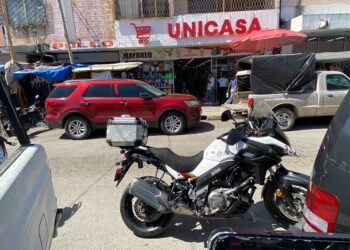 Roban en pleno centro de Victoria