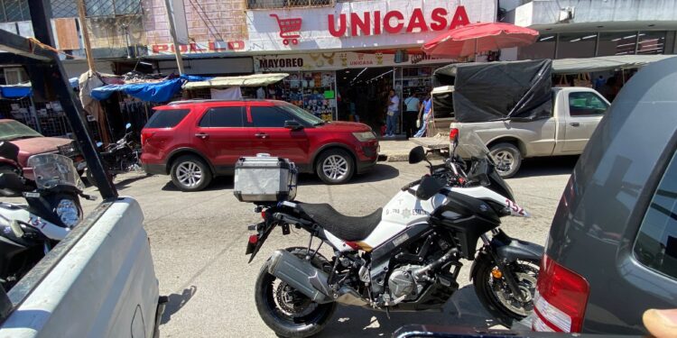Roban en pleno centro de Victoria