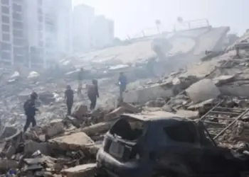 Venezuela rescatan a joven tras 106 horas atrapado en escombros