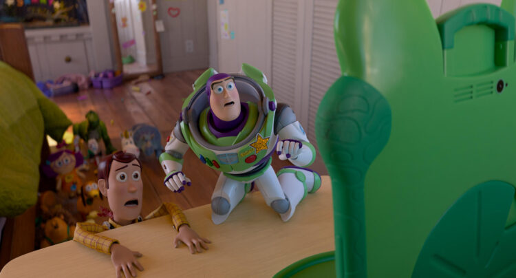‘Toy Story 5’ mantiene el liderazgo en taquilla mundial