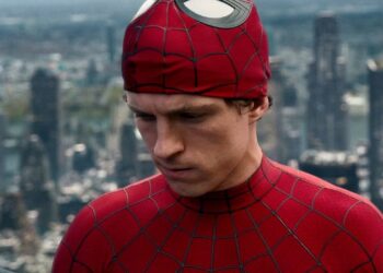El nuevo traje de Spider-Man: homenaje a Tobey Maguire y Andrew Garfield