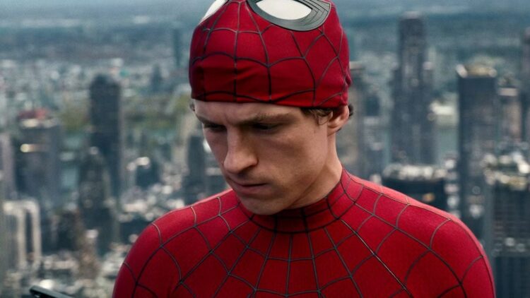 El nuevo traje de Spider-Man: homenaje a Tobey Maguire y Andrew Garfield