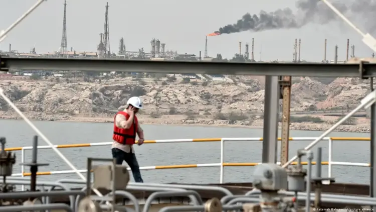 EE.UU. prorroga el alivio de sanciones al petróleo iraní hasta agosto