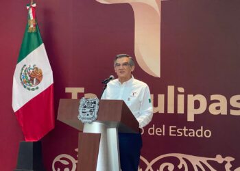 Afirma gobernador contar con su visa vigente
