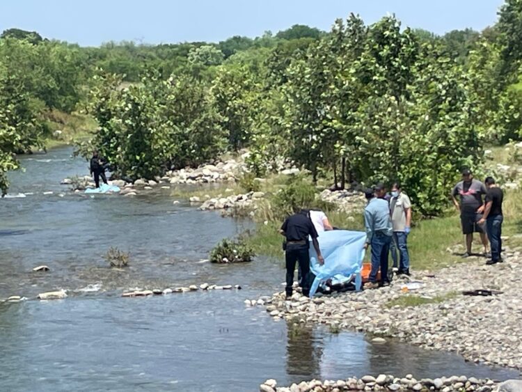 Paseo termina en tragedia, familia muere ahogada