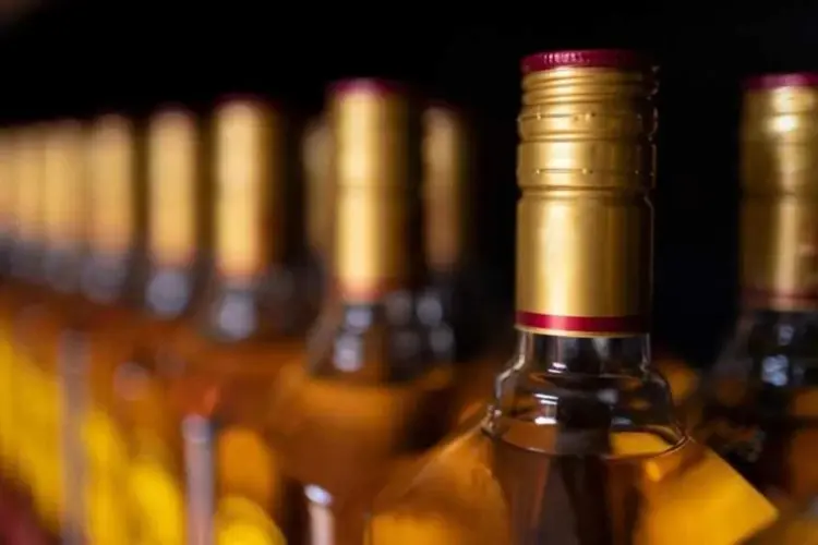 Tragedia en quinceañera: mueren 3 por alcohol adulterado