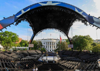 Un octágono en la Casa Blanca: Trump festeja sus 80 años con una velada de la UFC