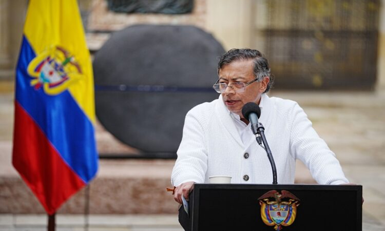 Gustavo Petro denuncia vulnerabilidades críticas en el software electoral de Colombia