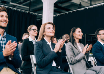 Cómo las Audiencias de 2026 Evaluan Servicios Digitales Antes de Usarlos