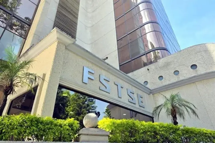 Burócratas federales recibirán aumento del 9%