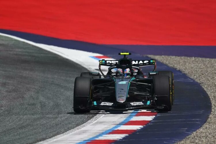 Mercedes domina la Práctica 1 del GP de Austria con Kimi Antonelli a la cabeza