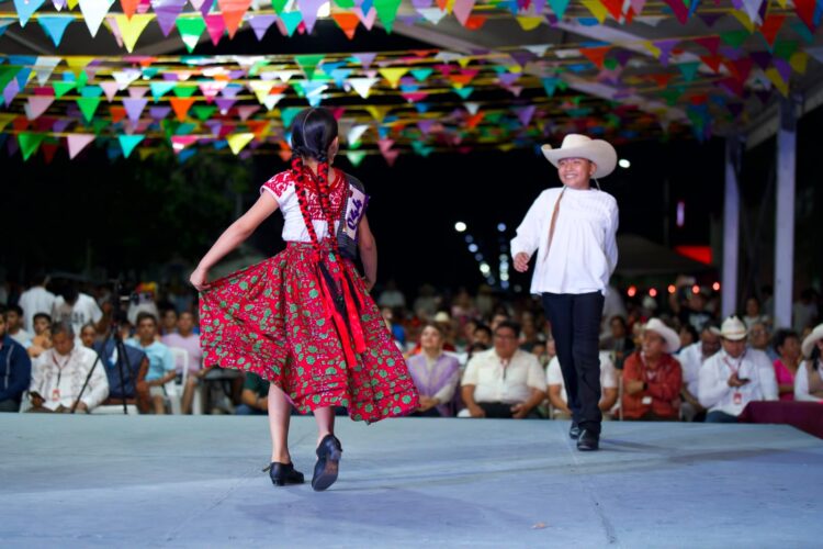 Zapatean el Huapango Huasteco 261 parejas