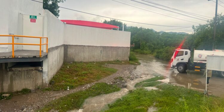 Lluvias desquician Victoria