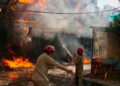 Incendio en hotel de la India deja al menos 20 muertos en Nueva Delhi