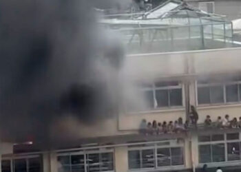 Incendio en una escuela de Japón deja un saldo de diez personas heridas