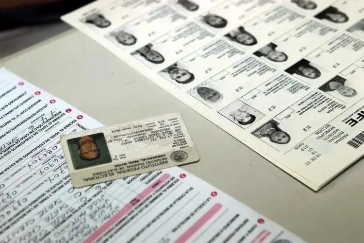 INE estrena nueva credencial electoral
