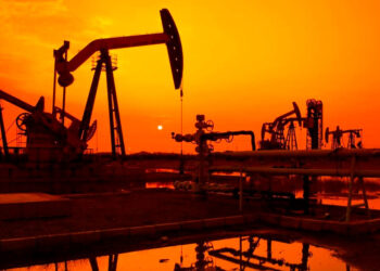 Guerra en Irán frena 12 millones de barriles diarios y desata crisis petrolera histórica