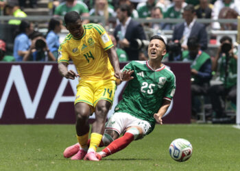 Lluvia de tarjetas rojas: México y Sudáfrica firman un partido histórico en 2026