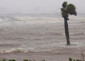 Se forma la tormenta tropical Arthur frente a Texas; alertan por inundaciones