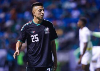 Roberto Alvarado manifiesta su intención de asegurar la titularidad con la Selección Mexicana