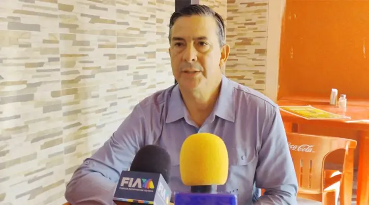 Ramiro Ramos Salinas llama a formar bloque opositor