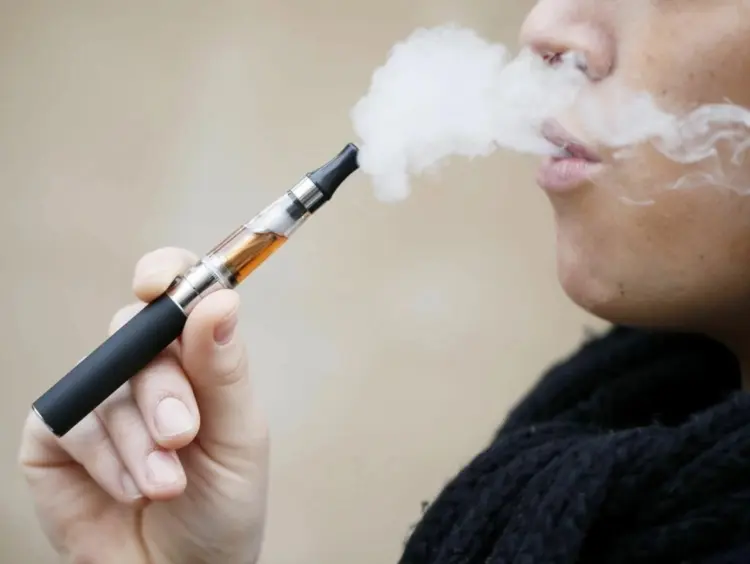 Vapeadores superan a cigarros entre jóvenes